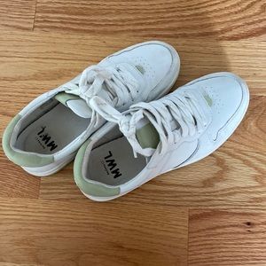 Women’s Madewell basketball shoes white and green 7.5